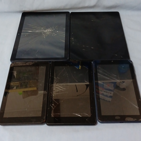 Tablet Bundle **AS IS--FOR PARTS OR REPAIR ONLY** (5 PCS) - Picture 1 of 7